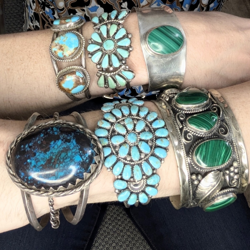 UNLISTED - Native American Turquoise Or Malachite Sterling Silver Bracelet - Picture 1 of 1
